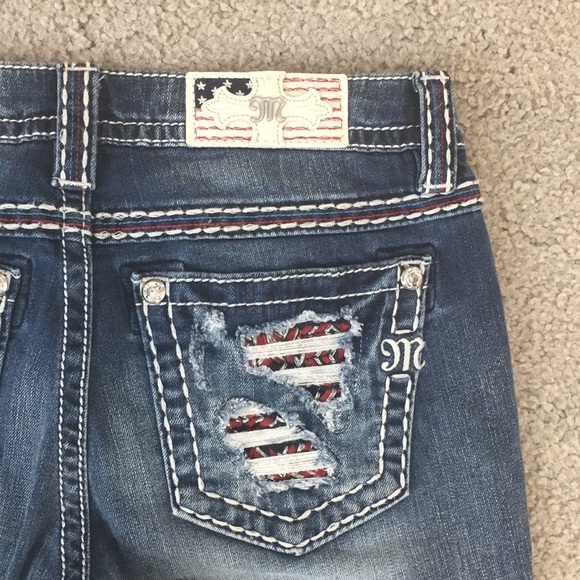 Miss Me Denim - ✨HP Miss me signature cuffed Capri sz 28 x 21 nwt✨